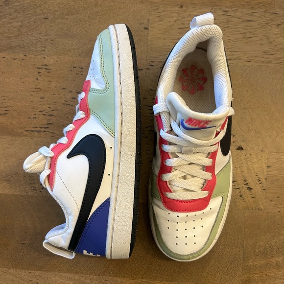 Nike Kids Multicolor Sneakers Size 3.5Y - Picture 1 of 6